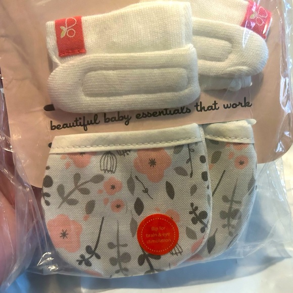 Goumi Mitts No Scratch Baby Infant Mittens- Enchanted Garden - Picture 4 of 7
